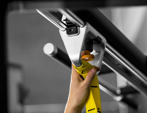 closeup of adjustable-height band attachment point
